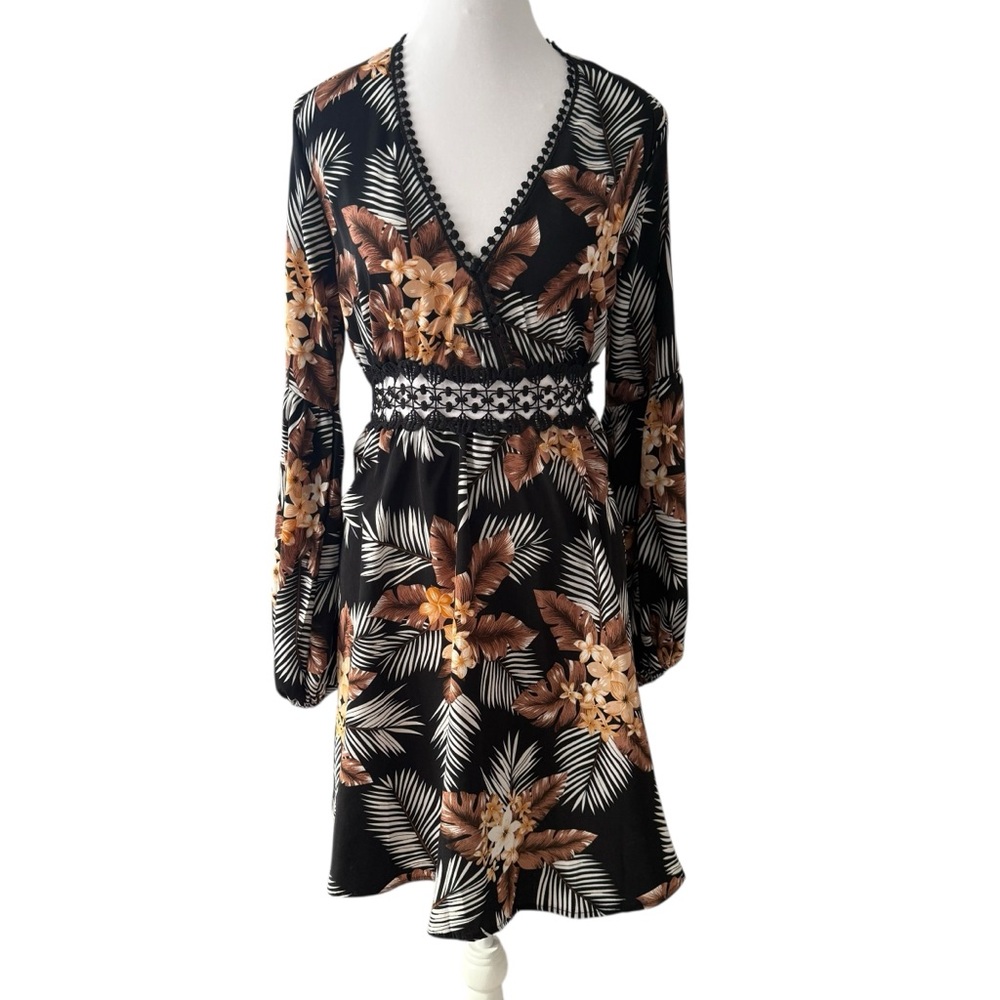 Shein Floral Crochet Inset V Neck Mini Dress Women’s Size Medium